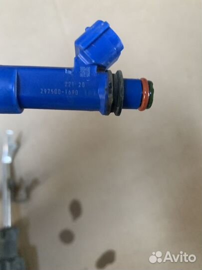 Форсунка топливная Mazda 3 BL 1.6 09-13 гв