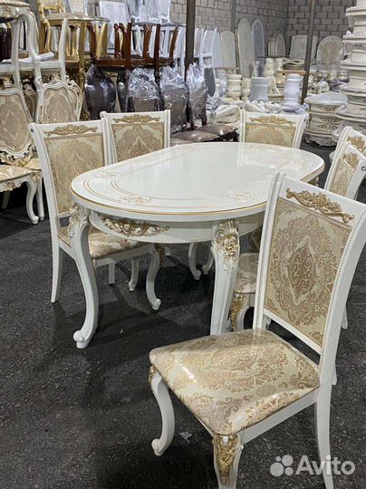 Столы и стулья