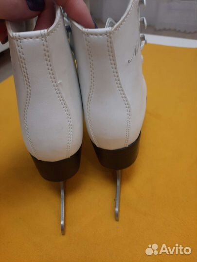 Коньки фигурные для девочки