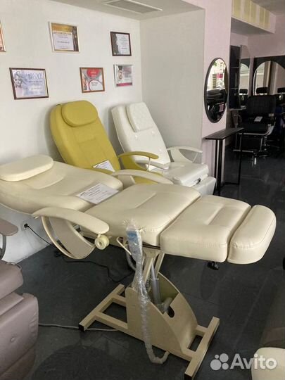 Косметологическое кресло на 2 х двигателях