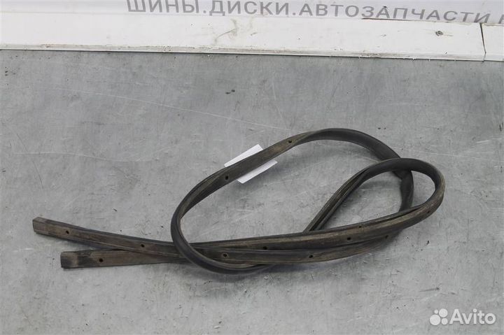 Уплотнитель Volvo XC90 2014-2019