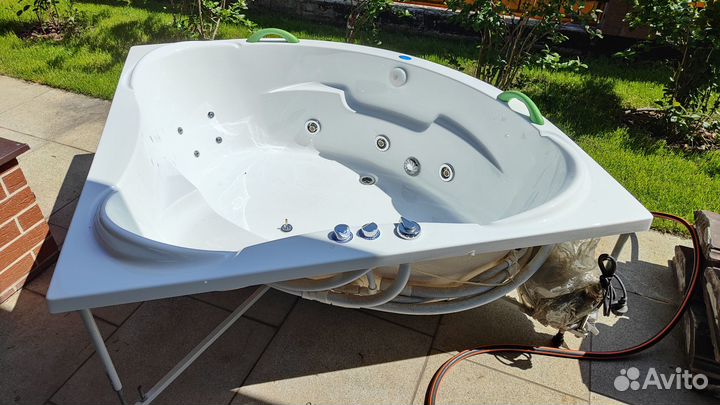 Ванна акриловая угловая 150х150