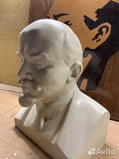 Ленин бюст, картина дерево