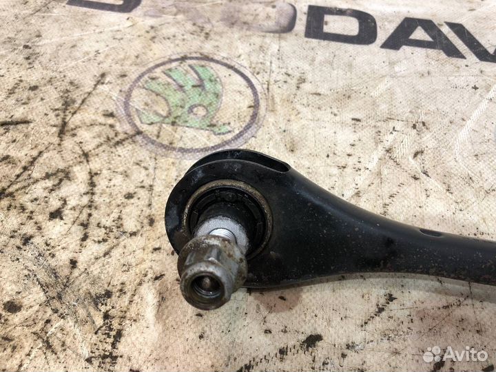 Тяга задняя поперечная задняя Skoda Octavia A7