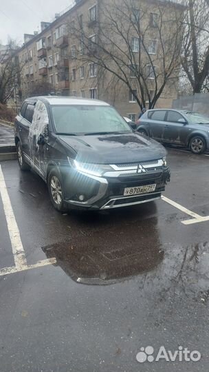 Mitsubishi outlander 3