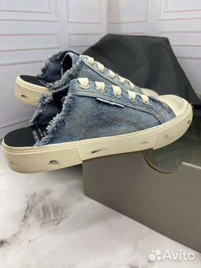 Мюли Balenciaga Paris Distressed Denim