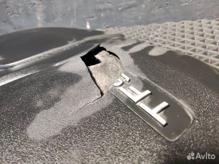 Крышка двигателя Audi A6 C7 cyga 2016