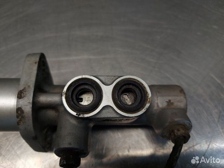 Главный тормозной цилиндр Nissan Note E11