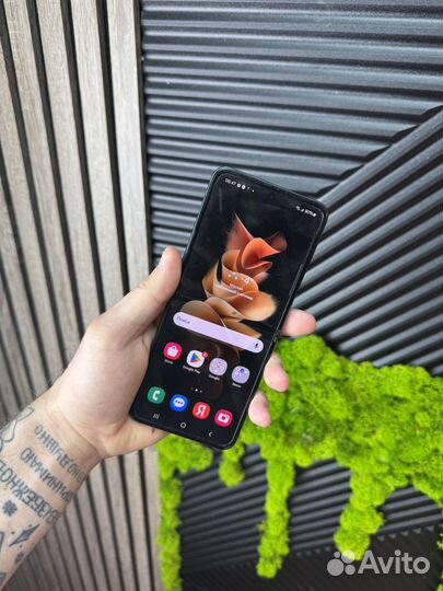Samsung Galaxy Z Flip3 5G, 8/256 ГБ