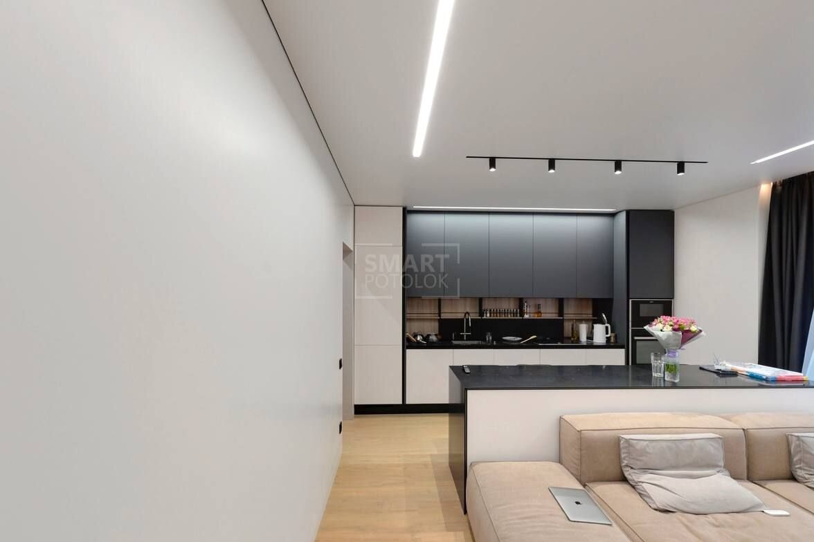 Пример матового натяжного потолка в интерьере