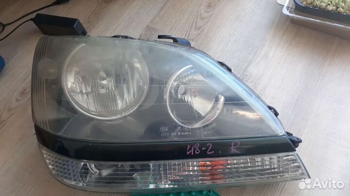 Фара Toyota Harrier