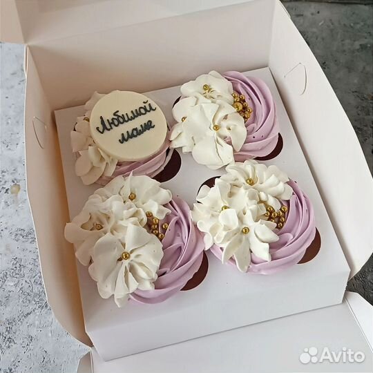 Торт - корпоративный подарок на 8 марта