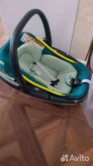 Автолюлька Maxi Cosi Coral 360 зеленая