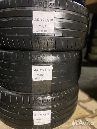 Michelin Pilot Sport 4 225/45 R17 94Y