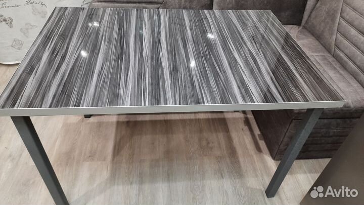 Кухонный стол