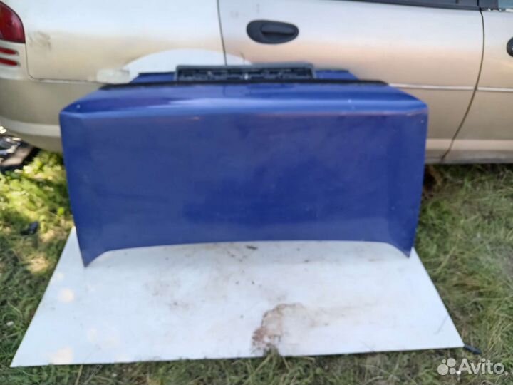 Крышка багажника на мерседес 124