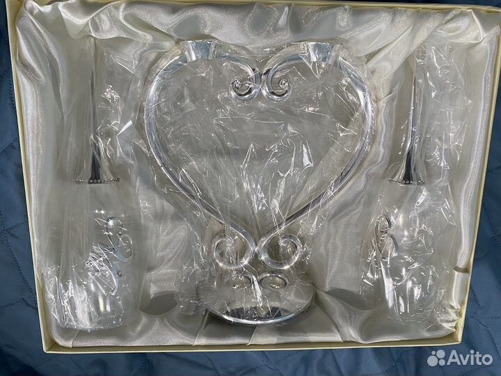 Набор бокалов для молодоженов с фоторамкой