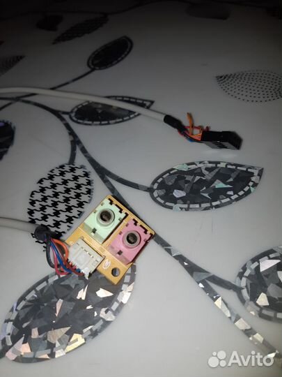 2 USB входа и вход для микрофона на пк