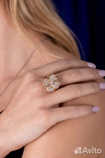 Кольцо Van Cleef & Arpels Cosmos Medium Model