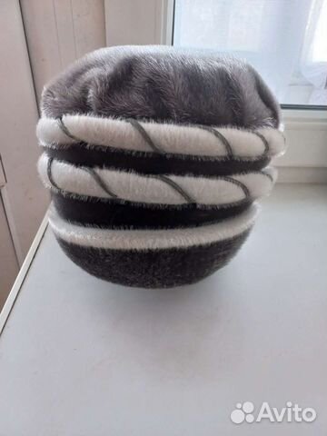 Женские меховые шапки