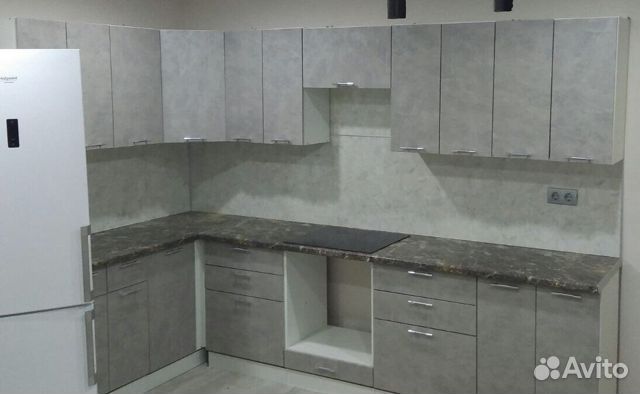 Кухня. Кухонный гарнитур модульный светлый бетон