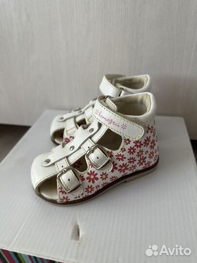 Обувь на девочку