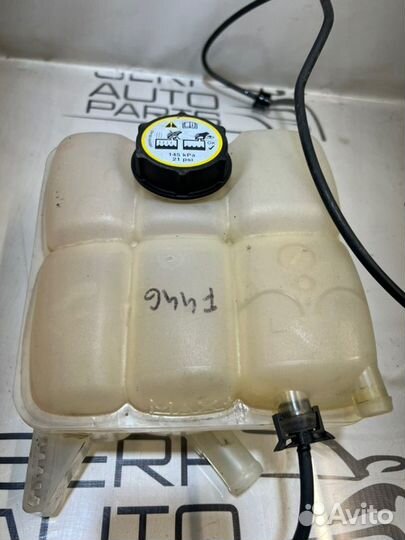 Бачок расширительный Ford Focus 3 CB8 1.6L duratec