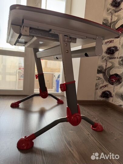 Письменный стол для школьника