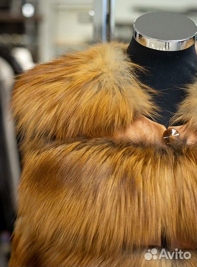 Безрукавка из лисы 44