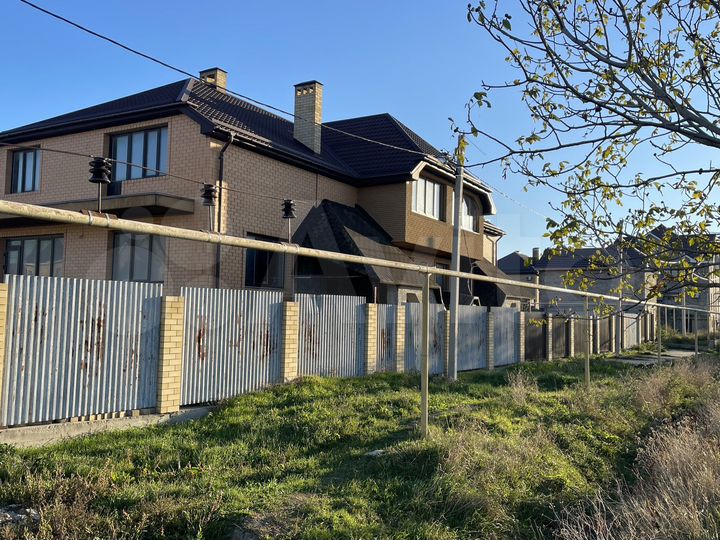 Дом 250 м² на участке 12 сот.