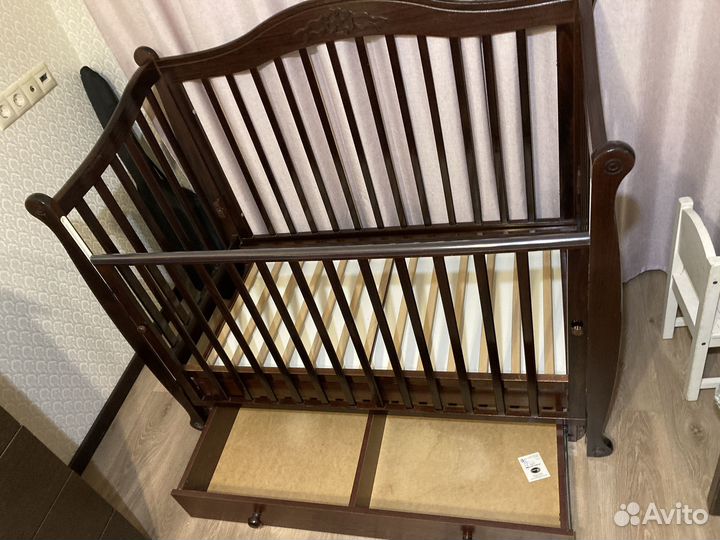 Детская кровать с маятником Гандылян Gandylyan