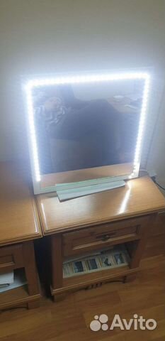 Зеркало с подсветкой настольное