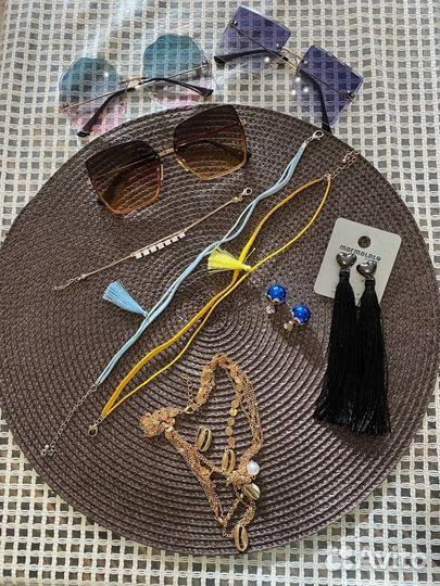 Очки, серёжки, чокеры, ожерелье, браслет