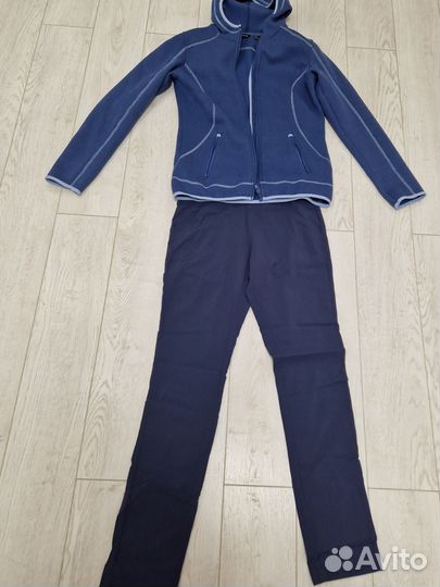 Спортивный костюм женский