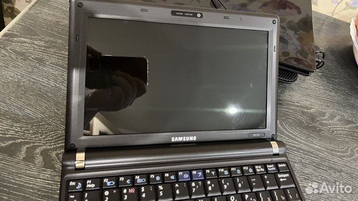 Нетбук Samsung NP N110