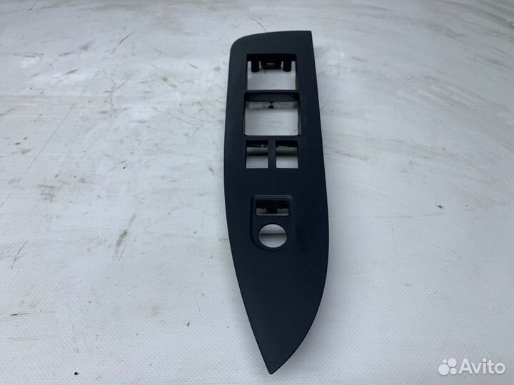 Накладка декоративная передняя левая Infiniti Qx56