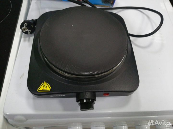 Настольная электрическая плитка Vitek VT-3703