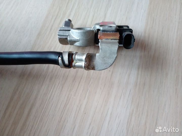 Минусовый провод аккумулятора бмв