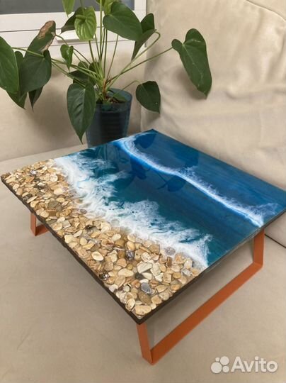 Столик для завтрака с эпоксидной смолой