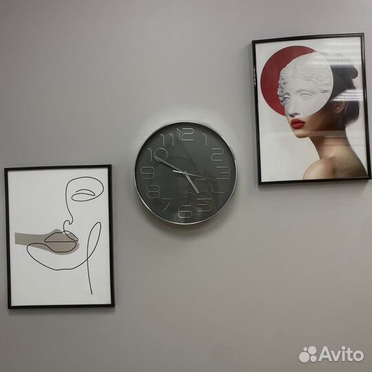 Часы и картины