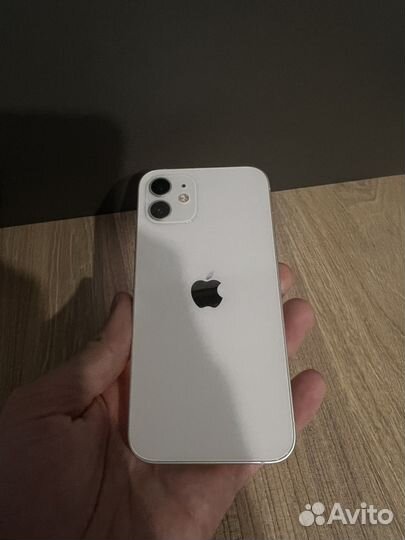 iPhone 12, 64 ГБ