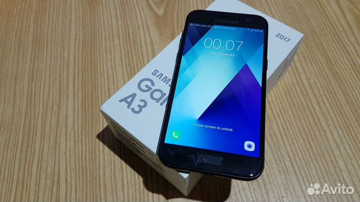Телефон samsung A3 2017