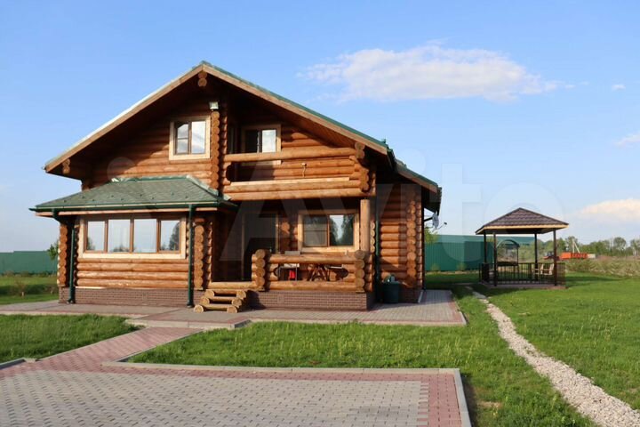 Коттедж 200 м² на участке 20 сот.