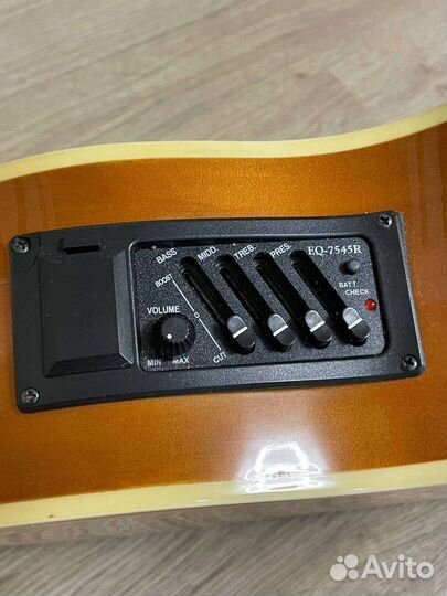 Акустическая гитара бу