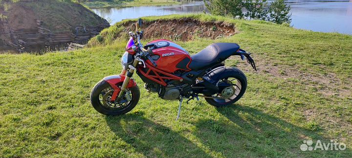 Ducati monster 1100 evo