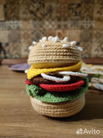 Вязанный бургер