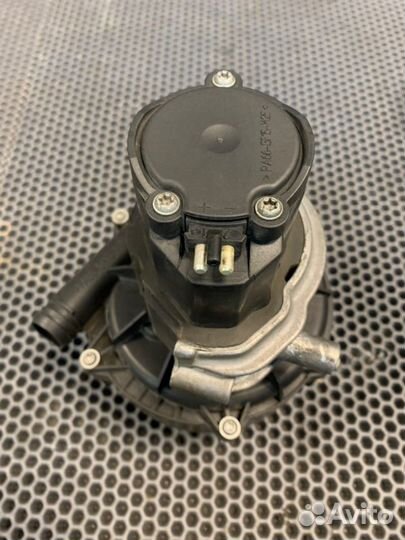 Насос продувки катализатора Mercedes-Benz Sl500