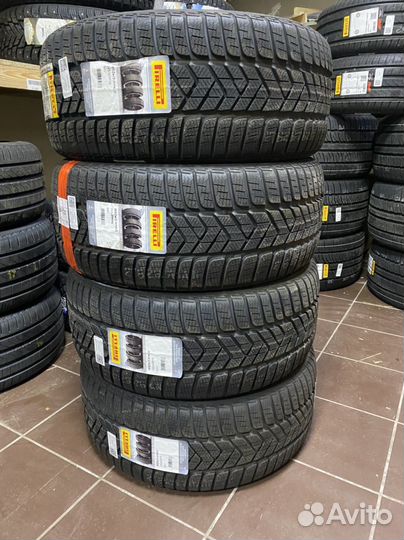 Pirelli Winter Sottozero 3 245/40 R19 94V
