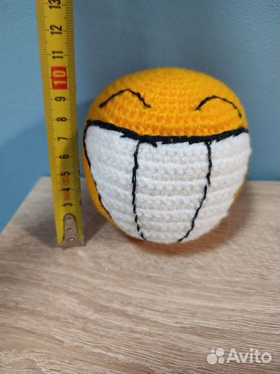 Вязаный смайлик интерьерная игрушка