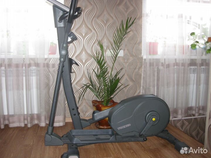 Эллиптический тренажер Torneo Festa C-310